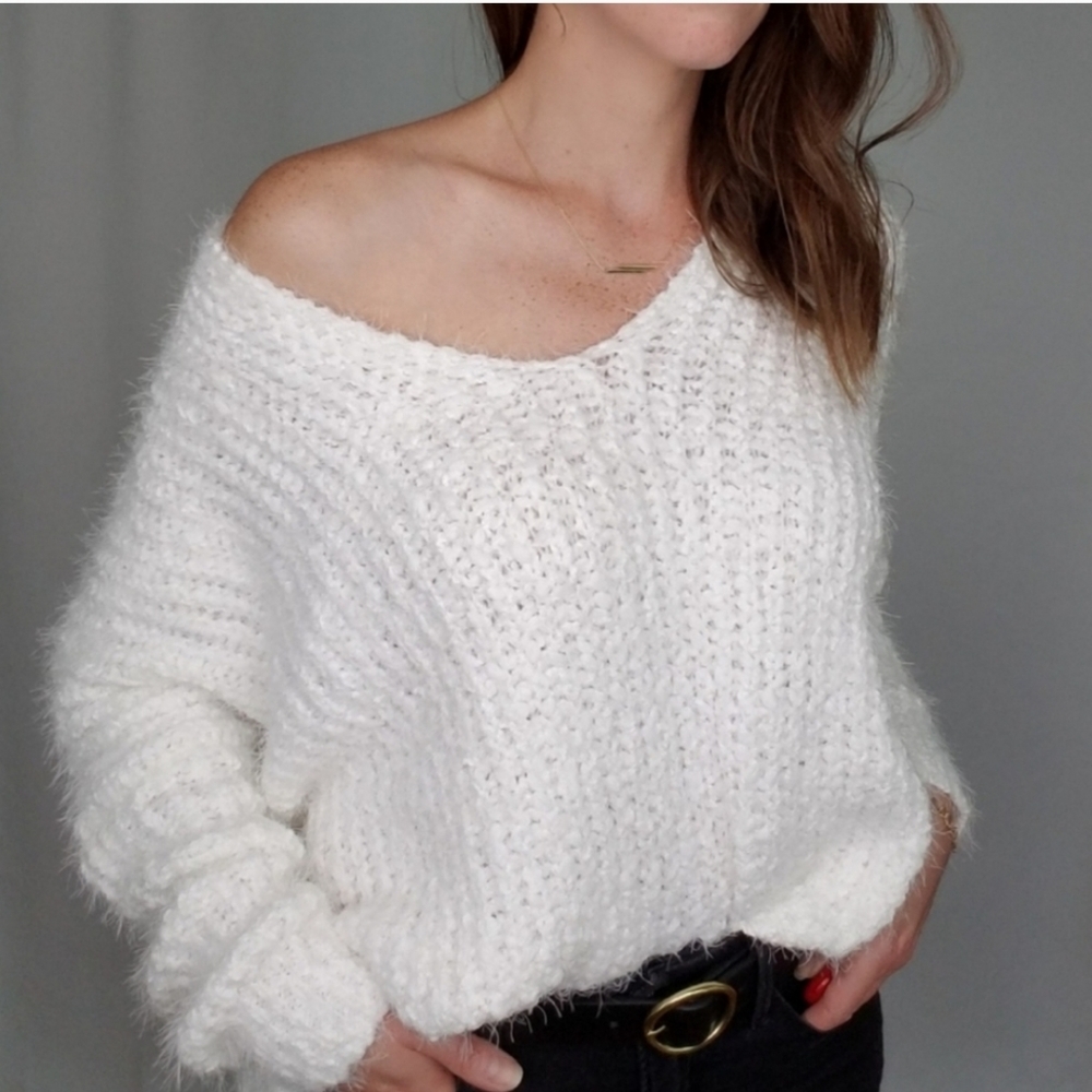 Pol White Pullover Sweater Size Small